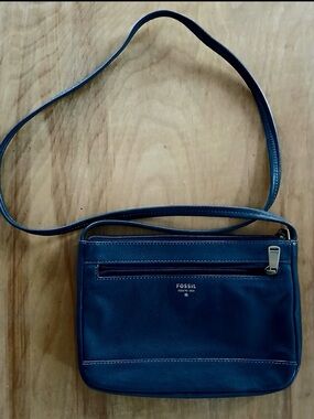 Womens FOSSIL Black Leather Crossbody Bag 4 Pockets Style #1954